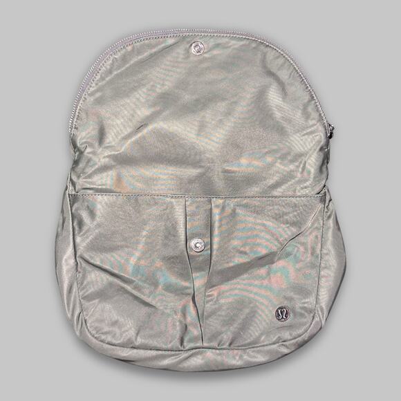 Lululemon Reflective Silver Crossbody Messenger Bag - Picture 4 of 5